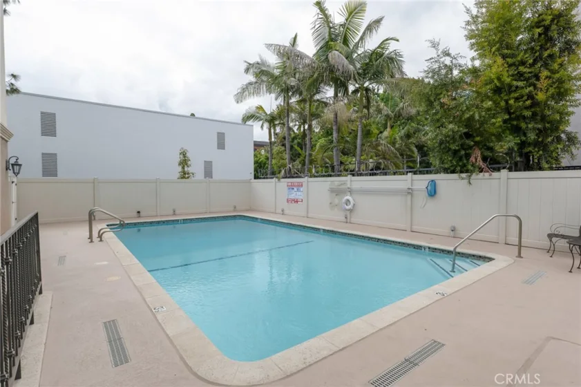 15344 Weddington Street #102 photo 37