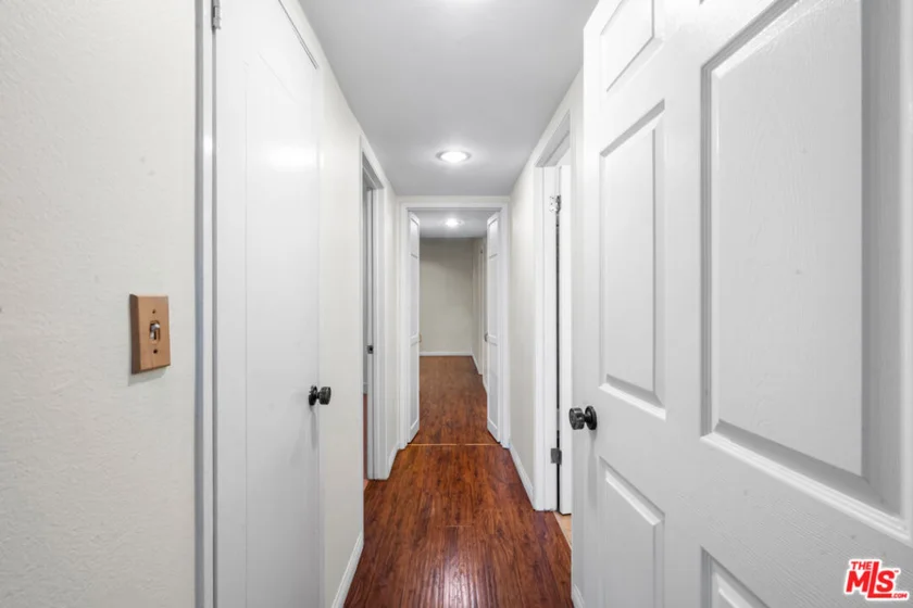 822 S Windsor Boulevard #102 photo 17