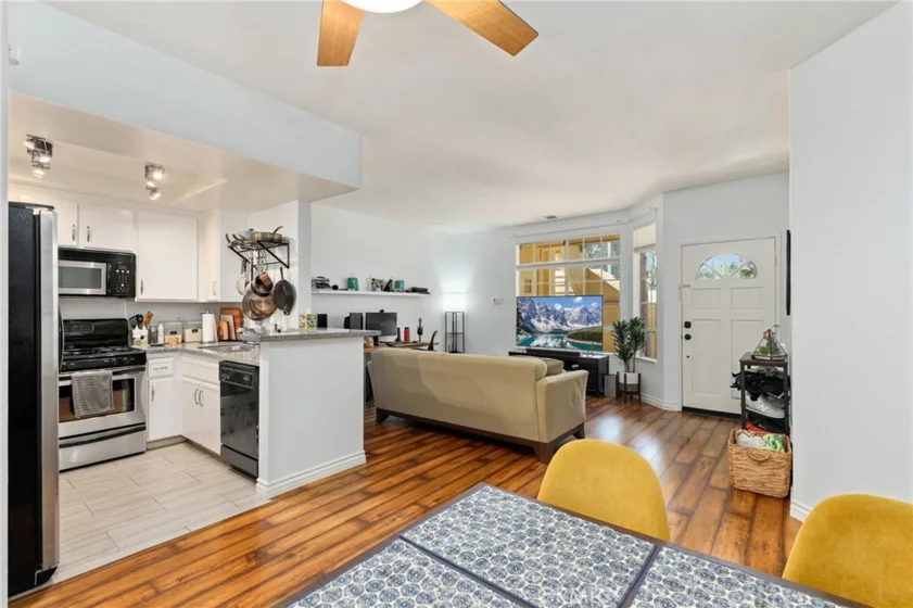 73 Alberti Aisle photo 13