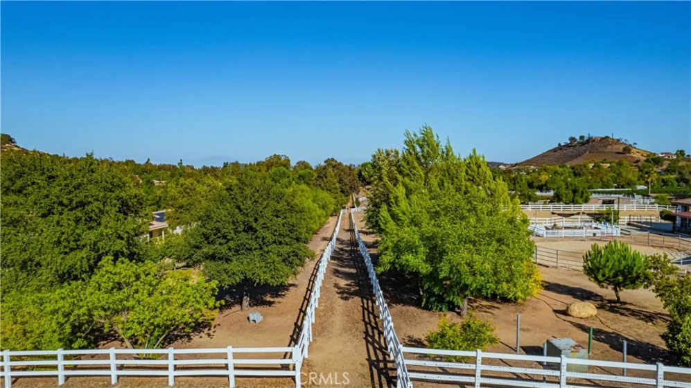 19315 Avenida Cordoba photo 46