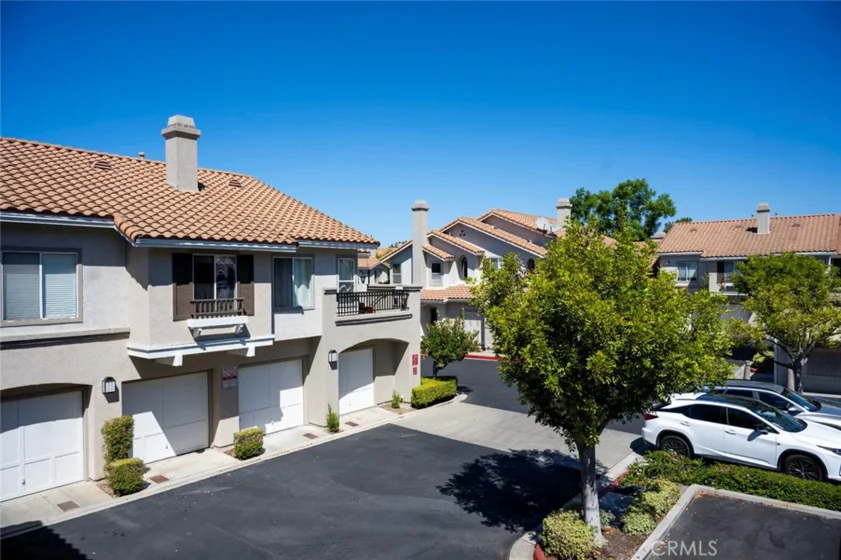 210 California Court photo 6