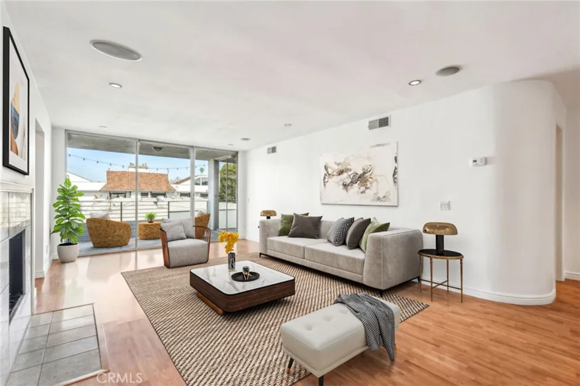 415 Montana Avenue #305 photo 1