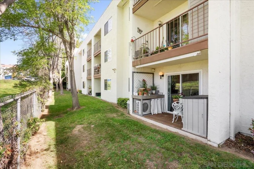 6350 Genesee Avenue ##115 photo 11