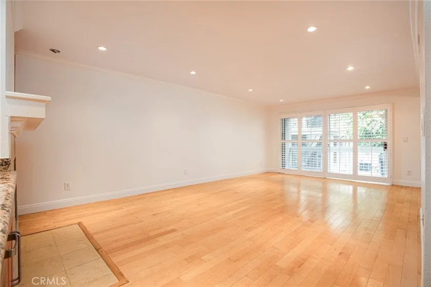 4536 Colbath Avenue #102 photo 3