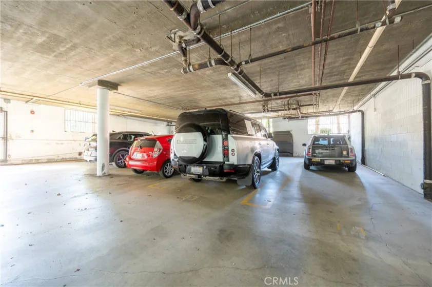 11560 Moorpark Street #204 photo 28