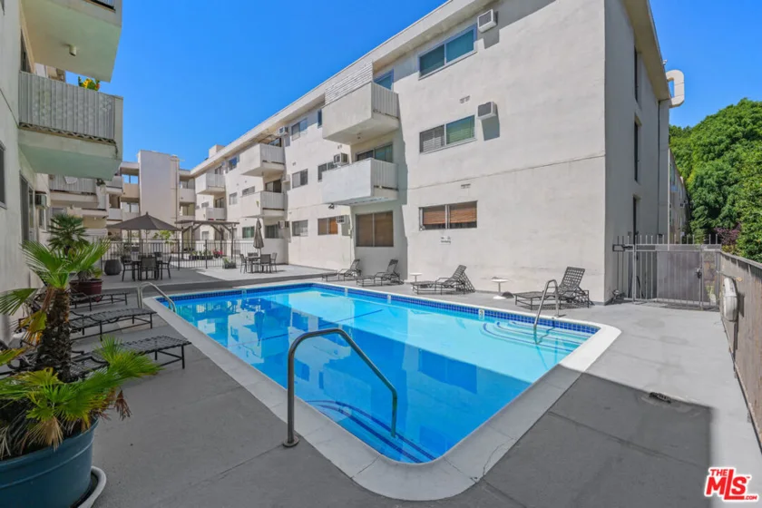 960 Larrabee Street #328 photo 26