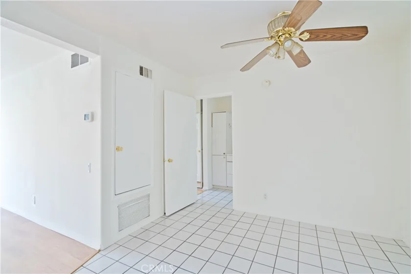 5460 White Oak Avenue #E129 photo 11