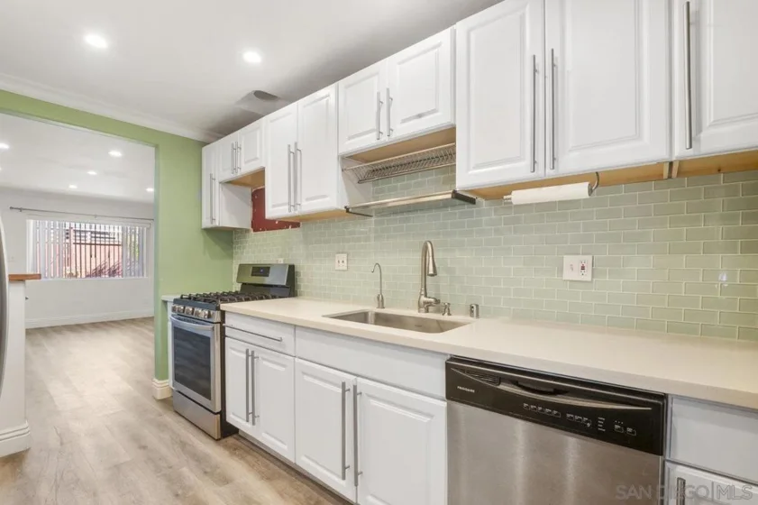 4633 Bancroft #4 photo 1