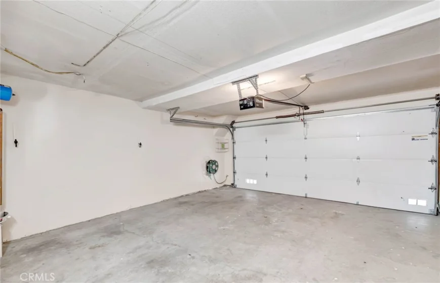 7420 Corbin Avenue #8 photo 28