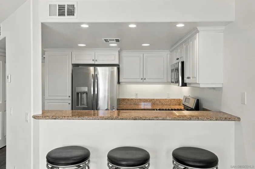 555 Eaton Street #G photo 8