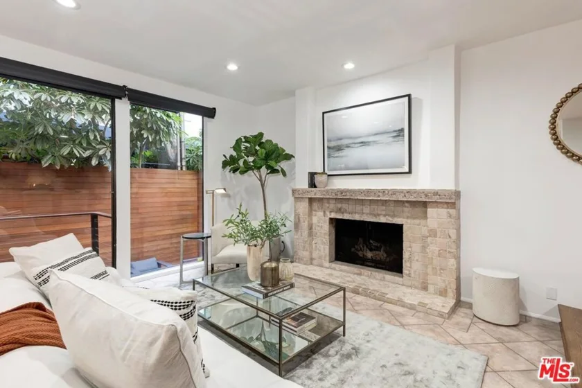 1427 S Bentley Avenue #C photo 1