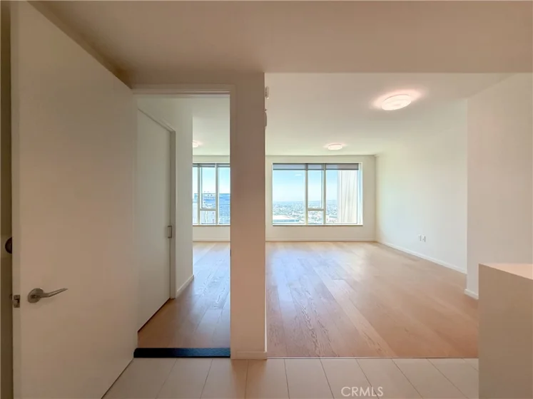 889 Francisco #2502 photo 6