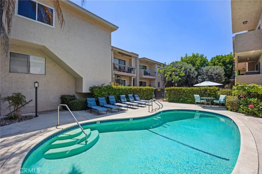 5055 Coldwater Canyon Avenue #105 photo 16