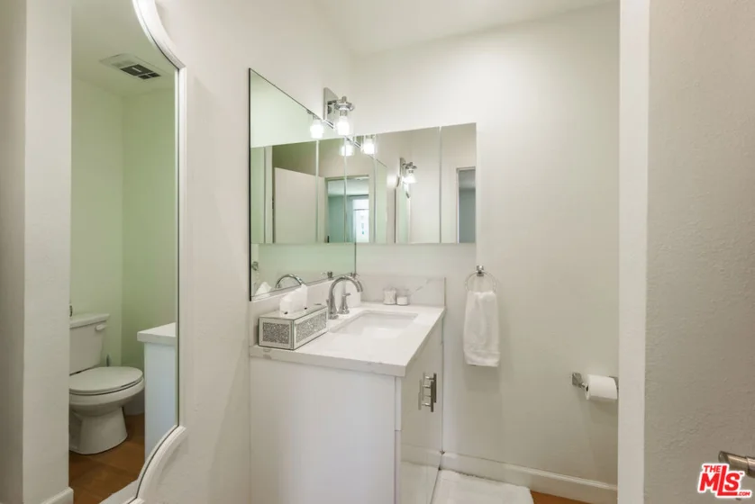 100 S Doheny Drive #811 photo 5