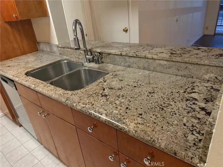 5460 White Oak photo 5