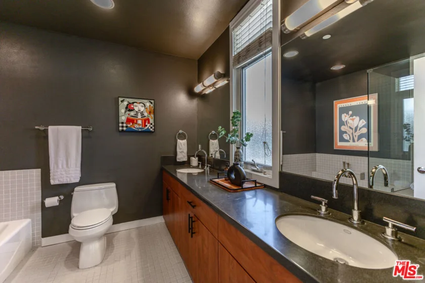 10735 Bloomfield Street #5 photo 17