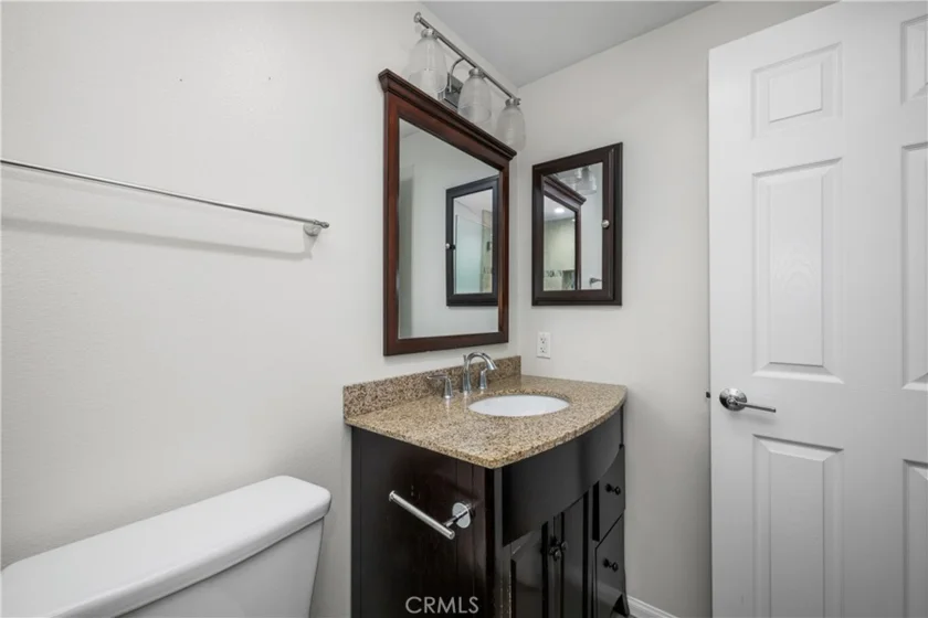 9658 Bloomfield Avenue photo 24