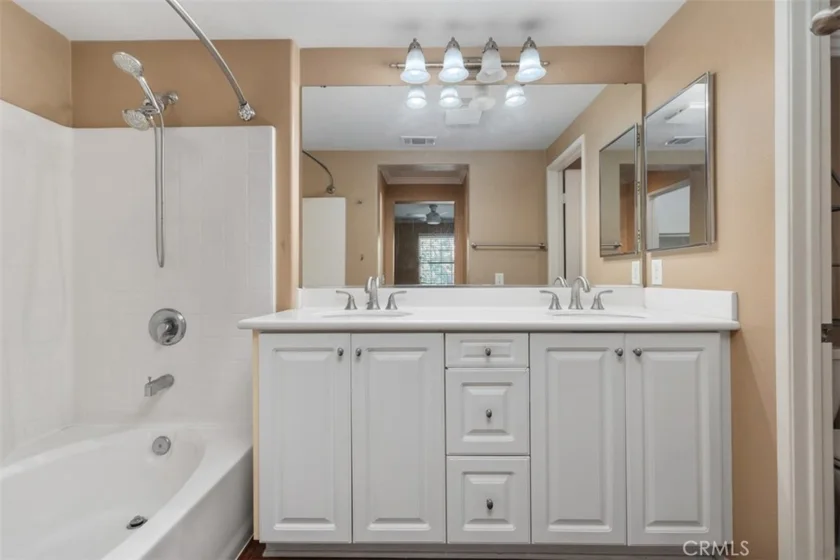 60 Avondale photo 23