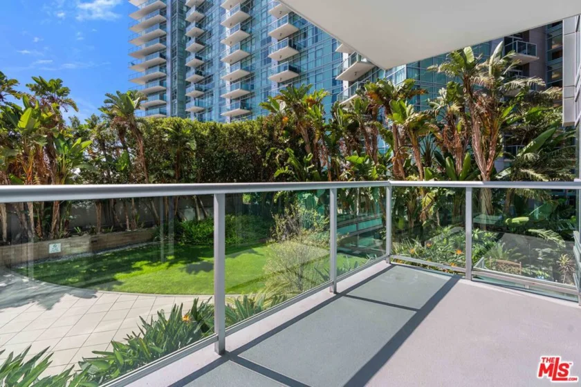 13650 Marina Pointe Drive #404 photo 15