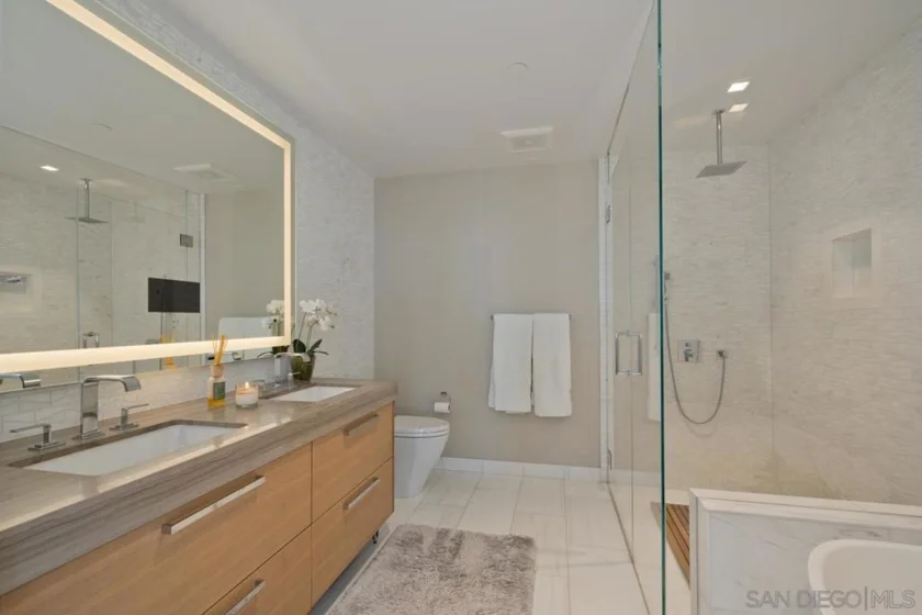 888 W E Street #3502 photo 36