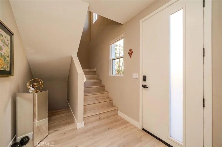 349 S Cypress Street photo 3