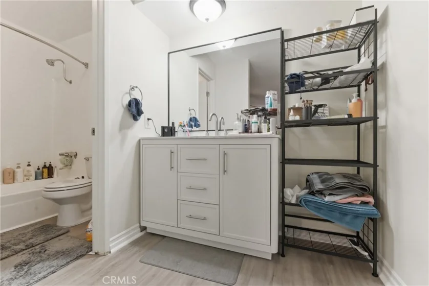 15425 Sherman Way #240 photo 37