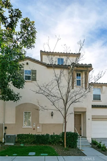 995 Pearleaf Court photo 1