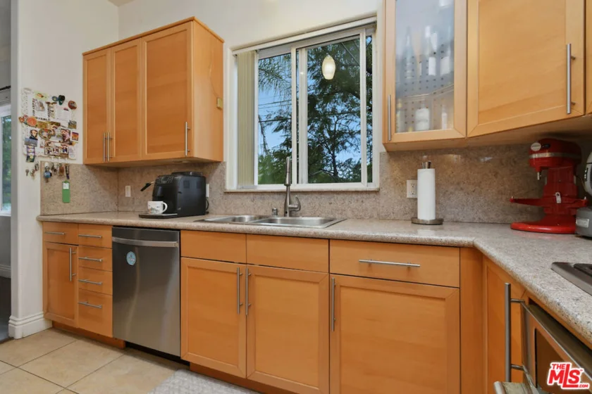 14315 Magnolia Boulevard #101 photo 9
