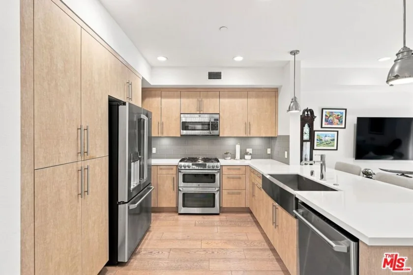 4240 Laurel Canyon Boulevard #305 photo 6