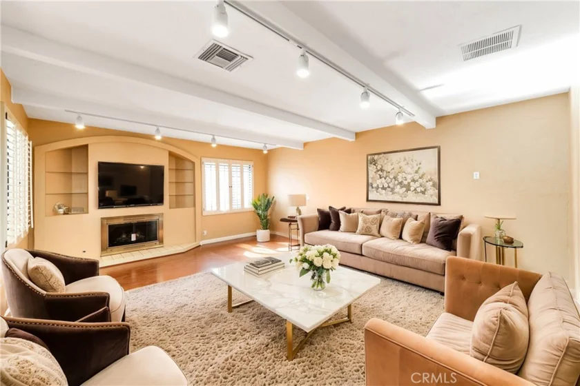 5255 Zelzah Avenue #112 photo 1