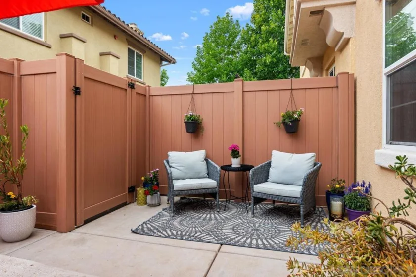 1305 Isabella Way photo 4