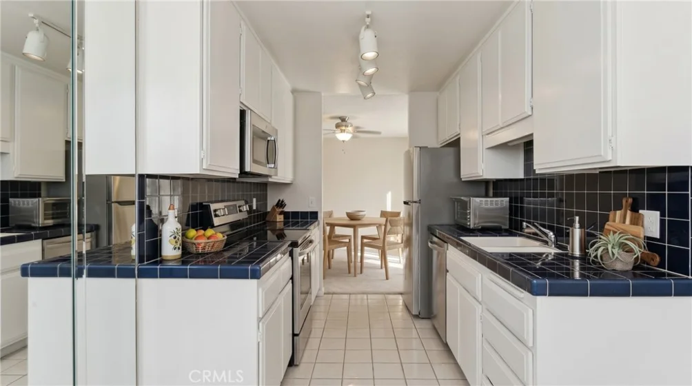1140 E Ocean photo 11