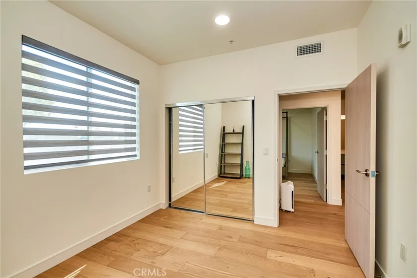 820 S Wilton Place #304 photo 21