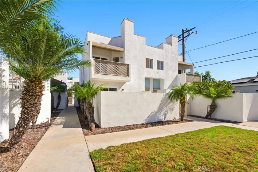 12700 Josephine photo 1