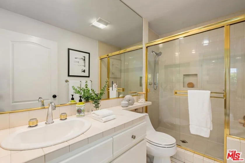 390 S Sepulveda Boulevard #409 photo 8