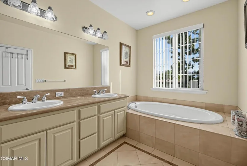 4106 W Kling Street photo 26