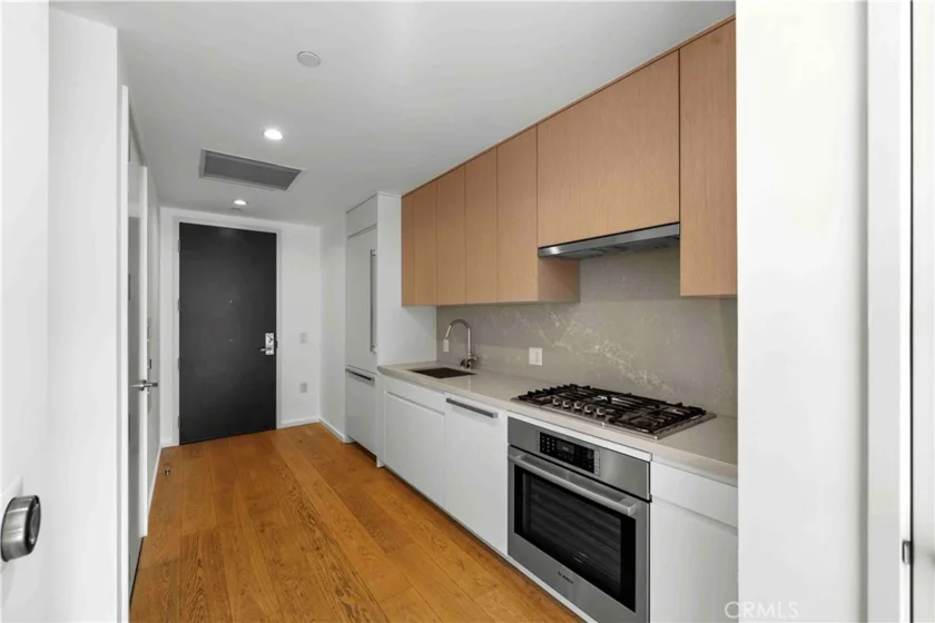 877 Francisco #517 photo 10