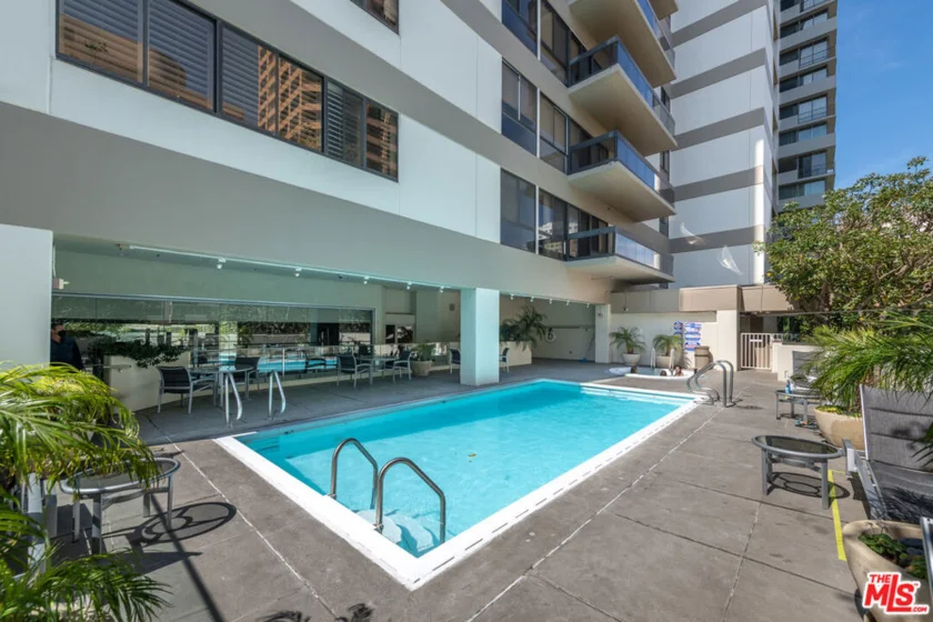 10445 Wilshire Boulevard #1905 photo 71