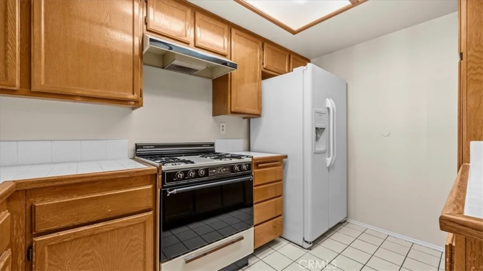 23506 Cambridge Road photo 14