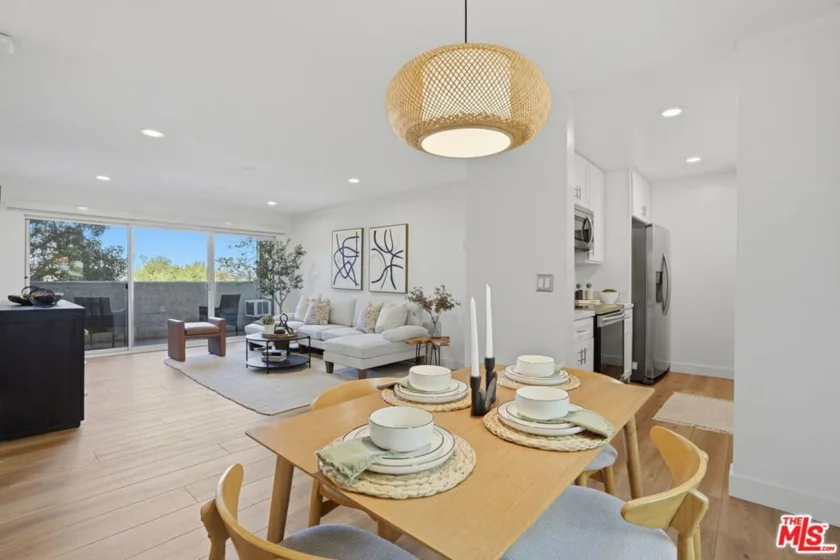 8400 De Longpre Avenue #209 photo 32