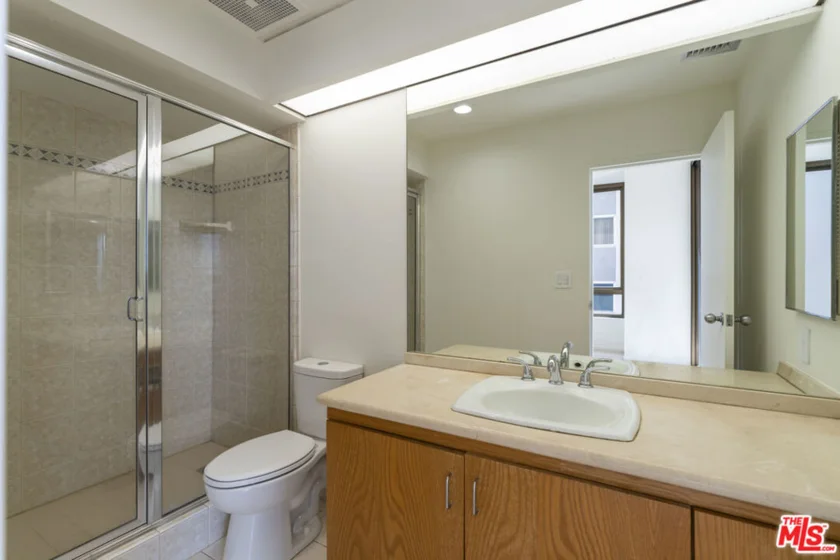 10430 Wilshire Boulevard #606 photo 25