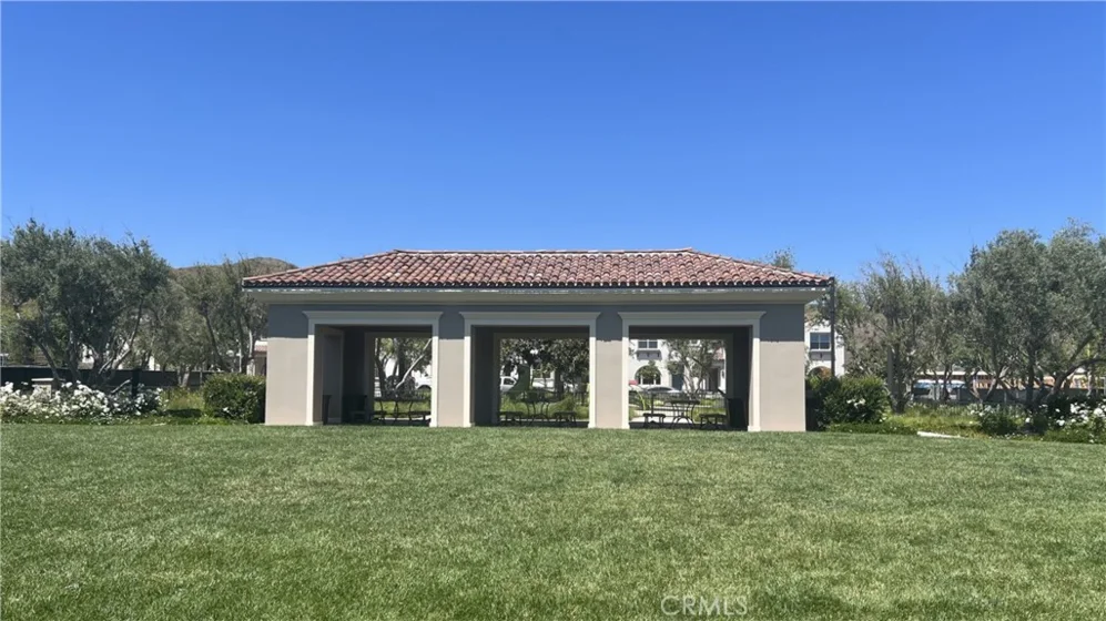 110 Sunnyside photo 32