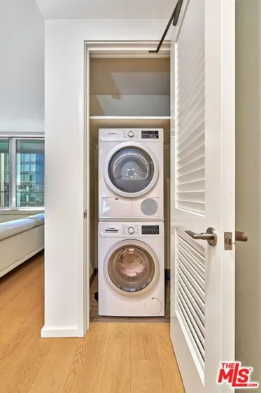 877 Francisco Street #1516 photo 14