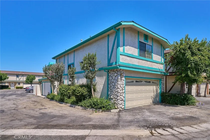 18424 Keswick Street #9 photo 1