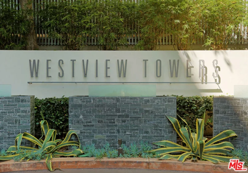 1155 N La Cienega Boulevard #1110 photo 3