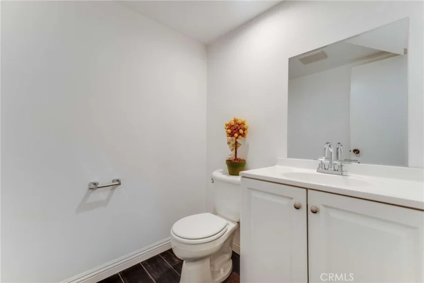 15133 Magnolia Boulevard #D photo 11