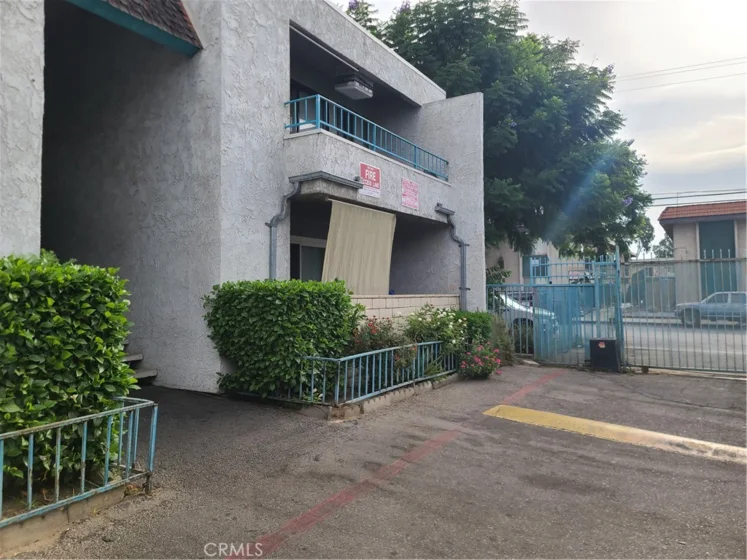8847 Willis Avenue #D01 photo 2