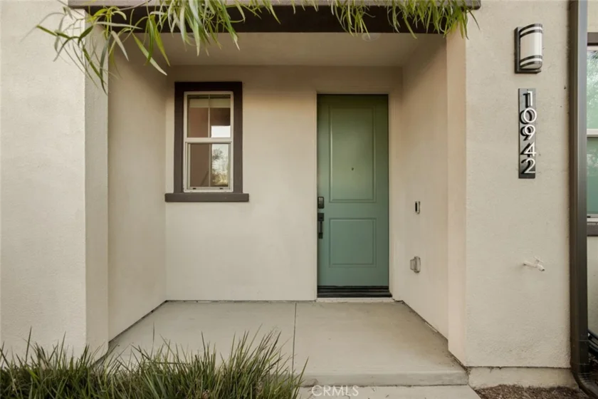10942 Champions Lane photo 3