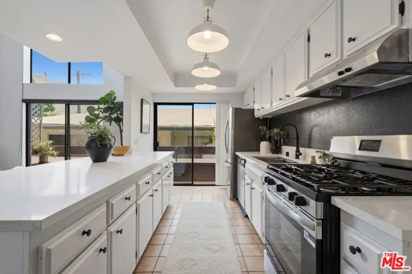 12806 Pacific Avenue #8 photo 3
