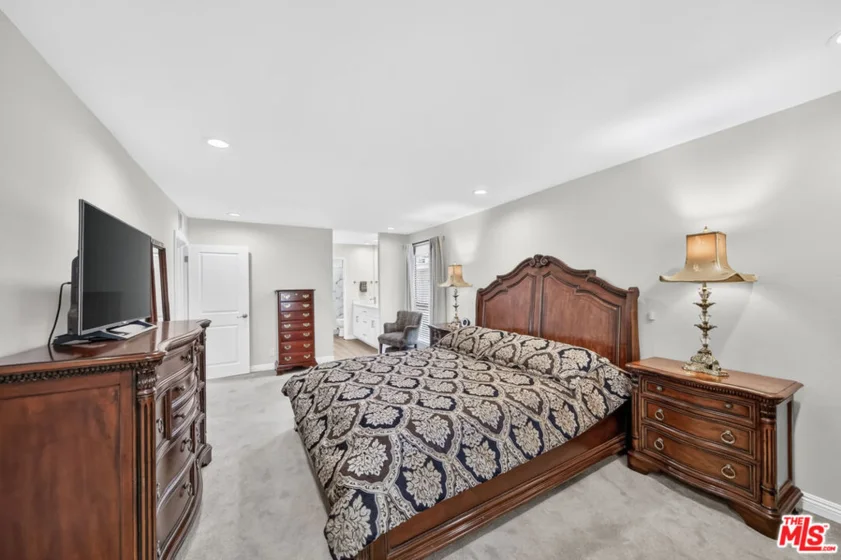 15173 Magnolia Boulevard #F photo 7